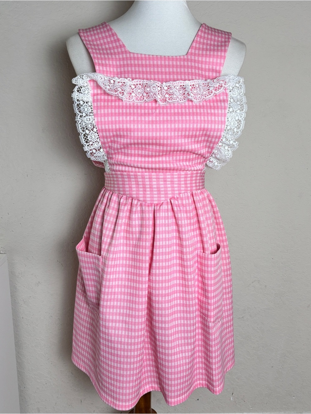 Vintage Pink Gingham Apron One Size Lace Ruffle Pockets Cottagecore Retro